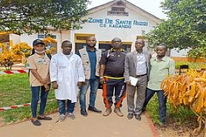 Prise en charge de la Malnutrition aiguë modérée (Traitement et Prévention) chez les enfants de moins de 5 ans et les FEFA au Tanganyika dans les ZS Manono, Ankoro, Kiambi, Nyunzu et Kabalo – Photo de supervision conjointe CADERSA-Administrateur du terr. d’Uvira dans l’AS de Kagando.ZS Ruzizi.-cmpr